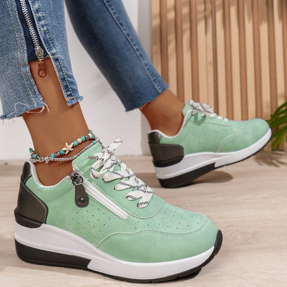 Baskets décontractées à la mode et assorties à toutes les tailles